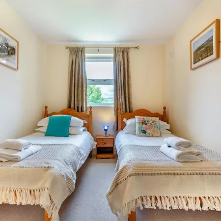 3 Bed In Oc-ds967 * Hawes